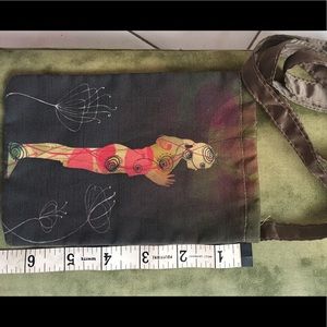 small bag to carry cell phone and other things.